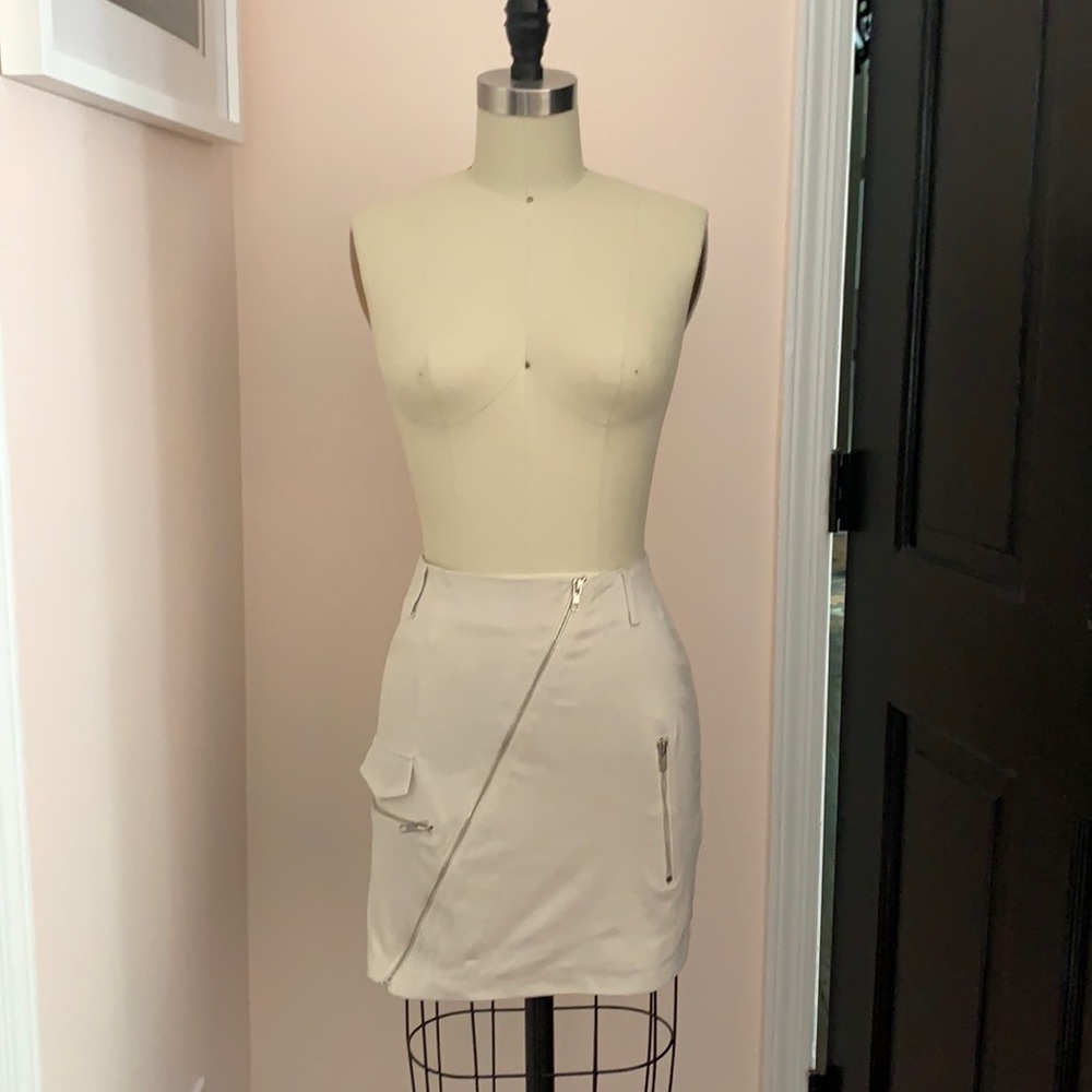 PrettyLittleThing mini Zip skirt